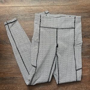 Lululemon houndstooth leggings size 4